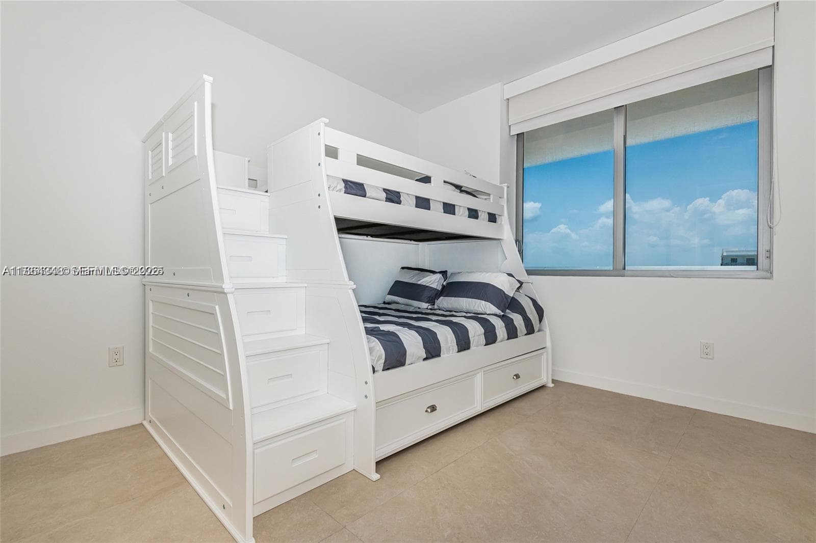 16385 Biscayne Blvd # 2118, North Miami Beach FL 33160 — 11