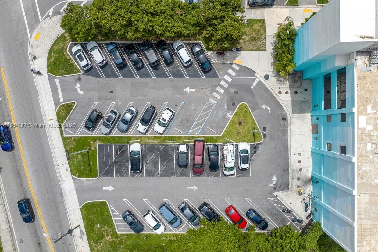 1900 NE Miami Ct, Miami FL 33132 — 2