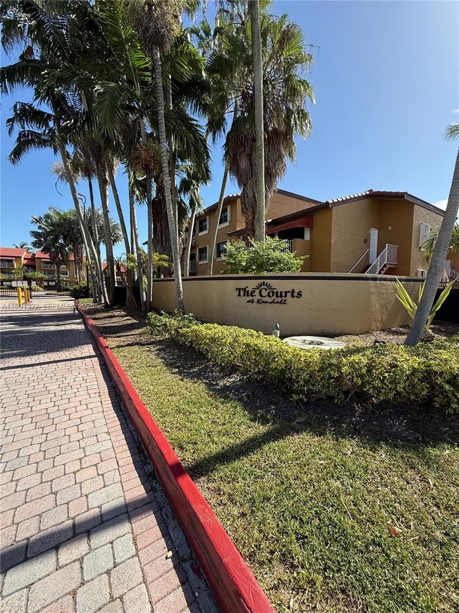 15620 SW 80th St # 101, Miami FL 33193 — 35