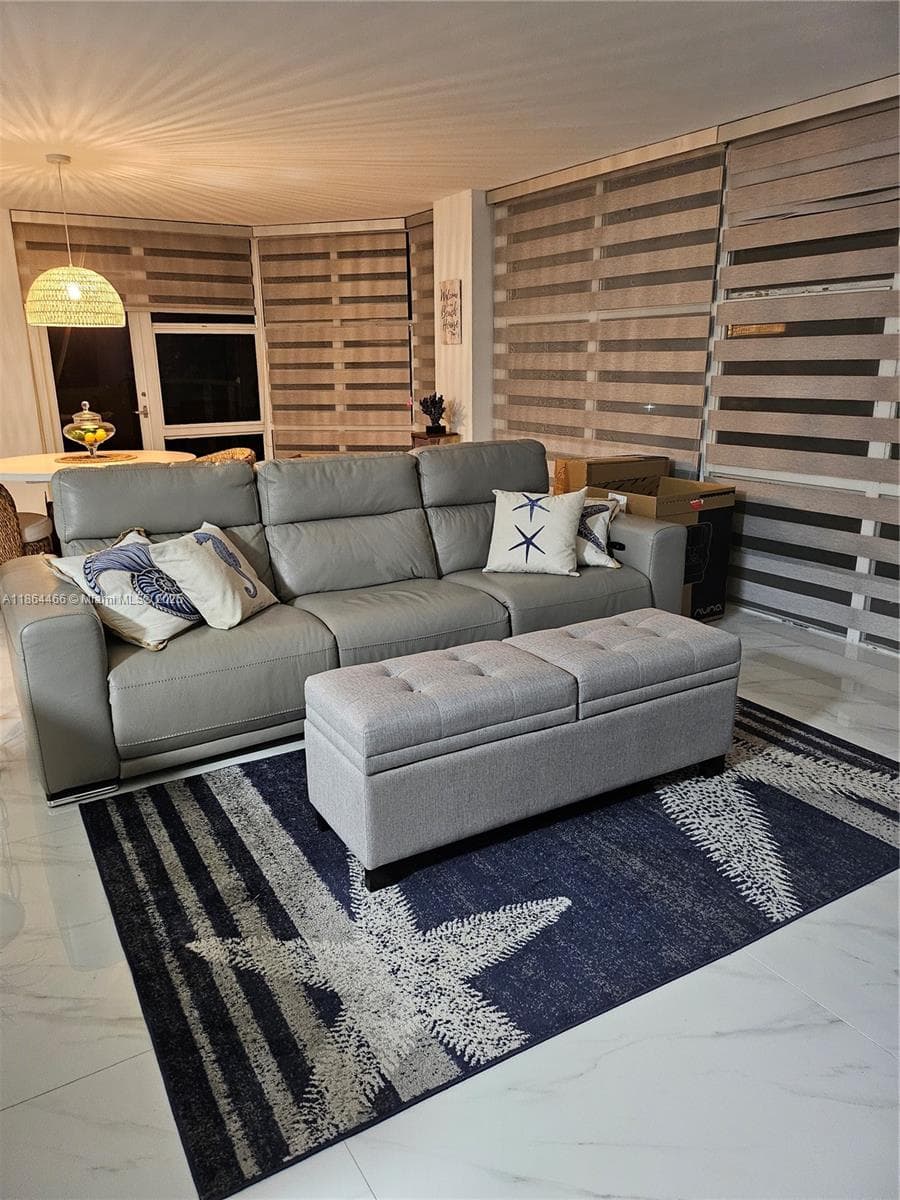 6423 E Collins Ave # 206, Miami Beach FL 33141 — 8