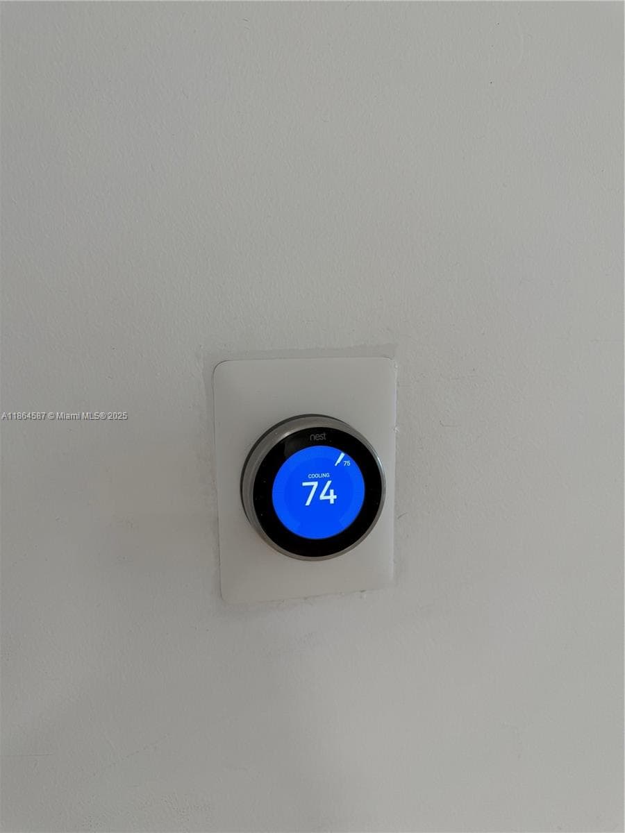 90 SW 3rd St # 2103, Miami FL 33130 — 23