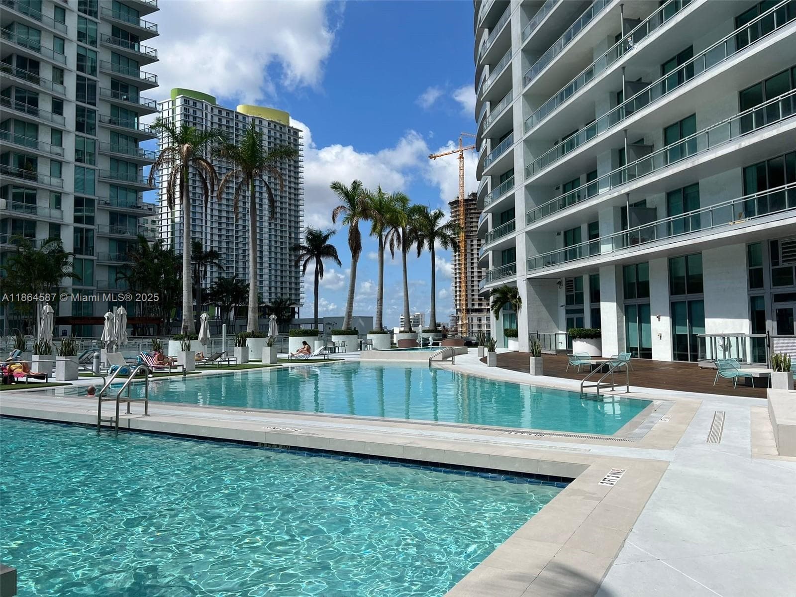 90 SW 3rd St # 2103, Miami FL 33130 — 27