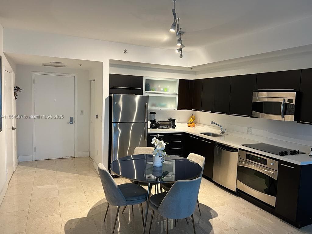 90 SW 3rd St # 2103, Miami FL 33130 — 6