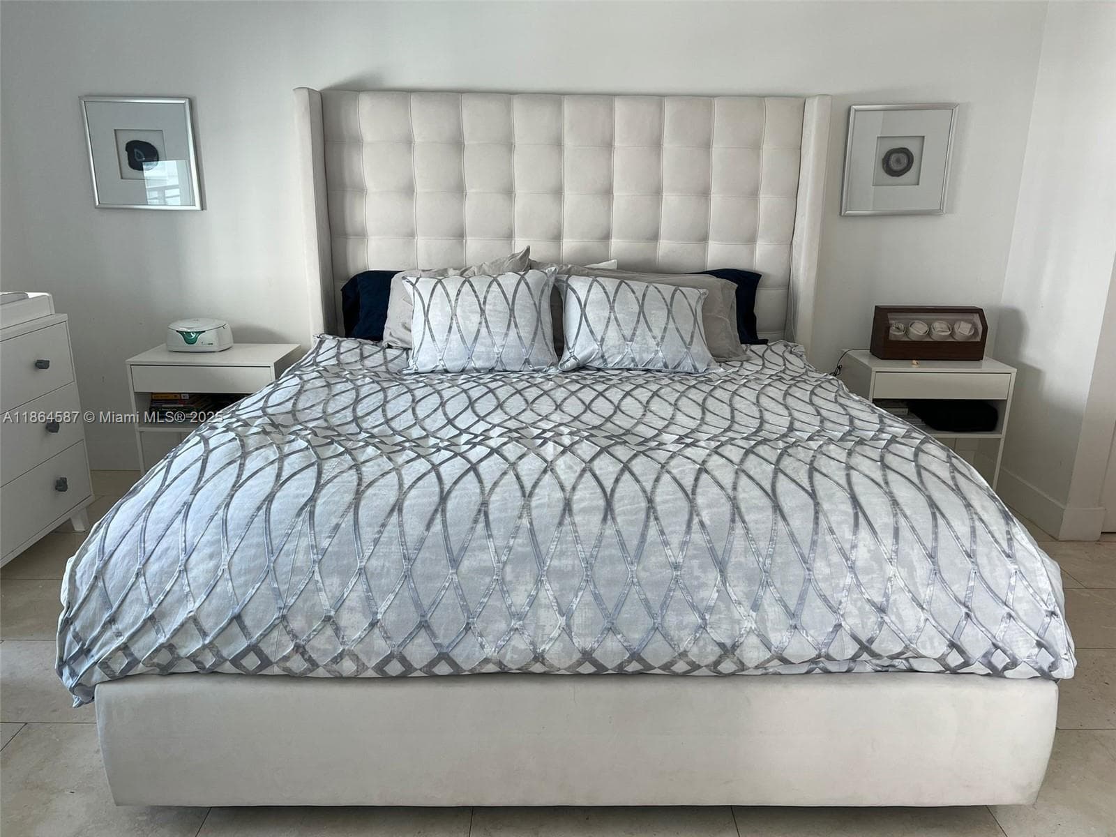 90 SW 3rd St # 2103, Miami FL 33130 — 12