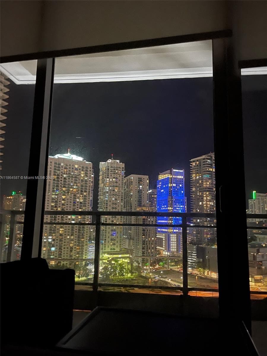 90 SW 3rd St # 2103, Miami FL 33130 — 26