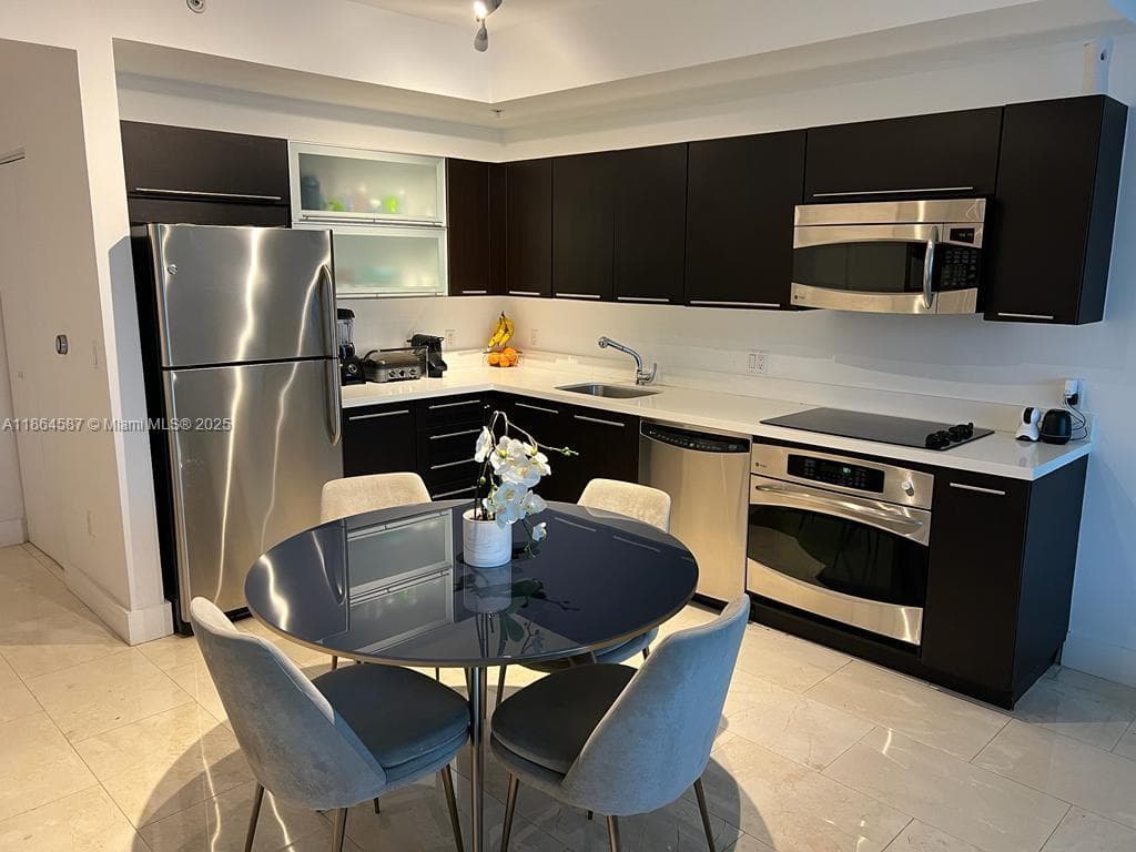 90 SW 3rd St # 2103, Miami FL 33130 — 7