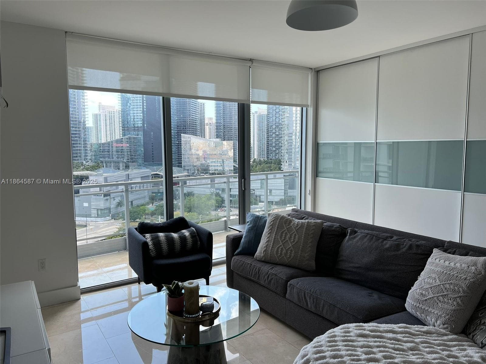 90 SW 3rd St # 2103, Miami FL 33130 — 3