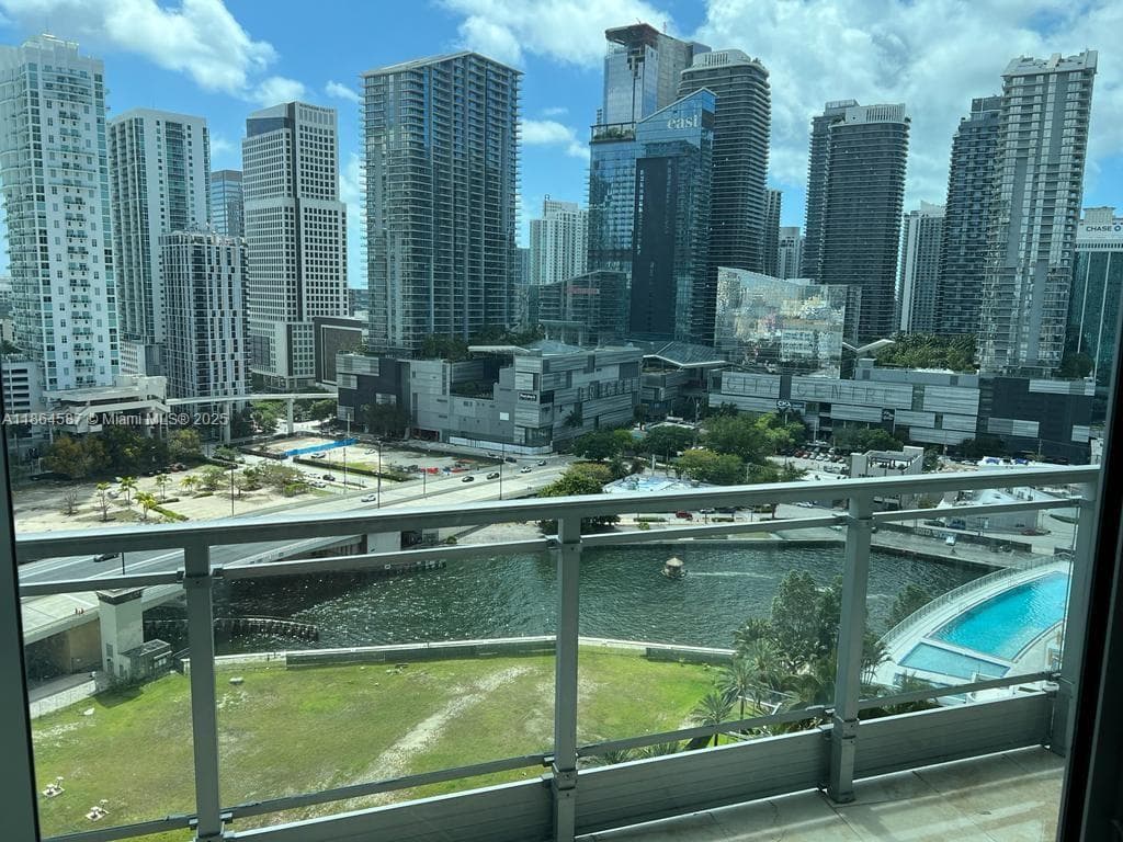 90 SW 3rd St # 2103, Miami FL 33130 — 24