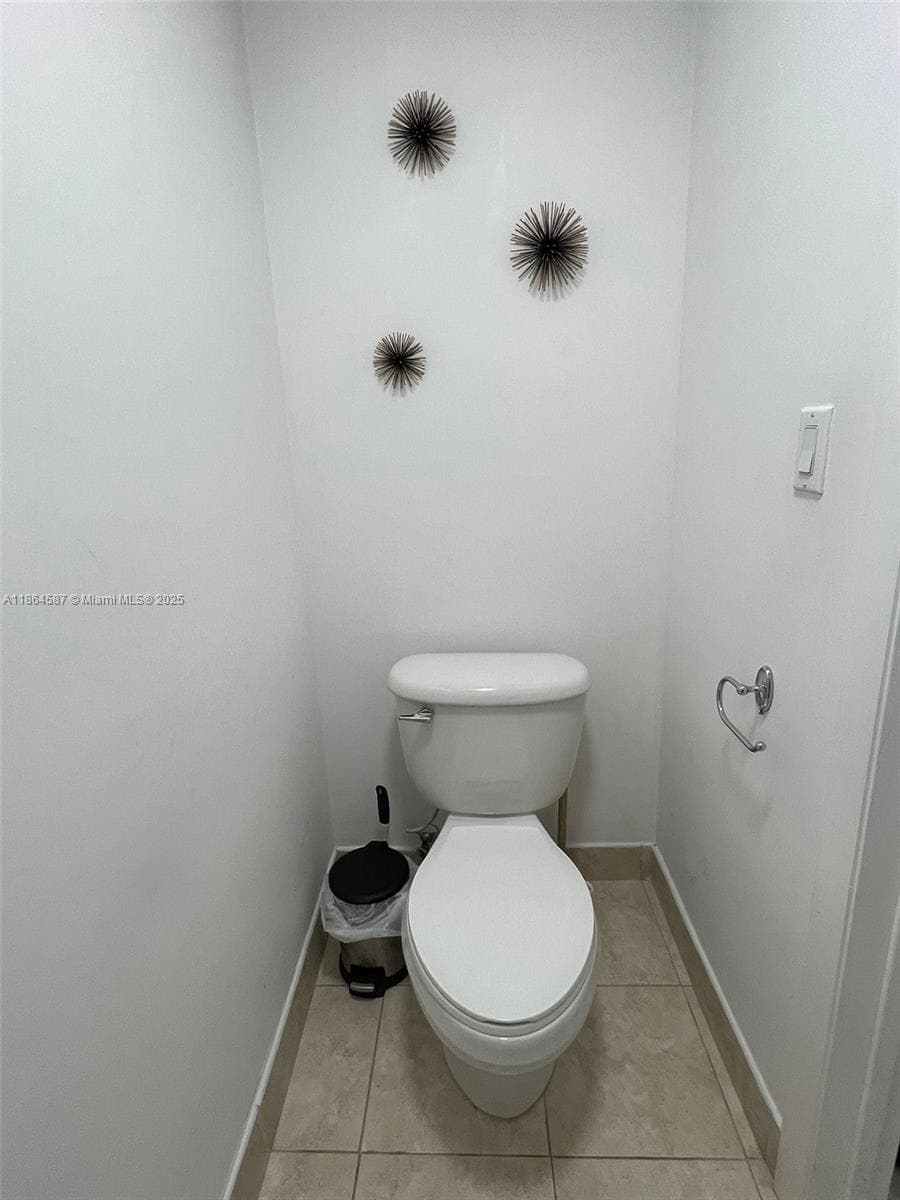 90 SW 3rd St # 2103, Miami FL 33130 — 11