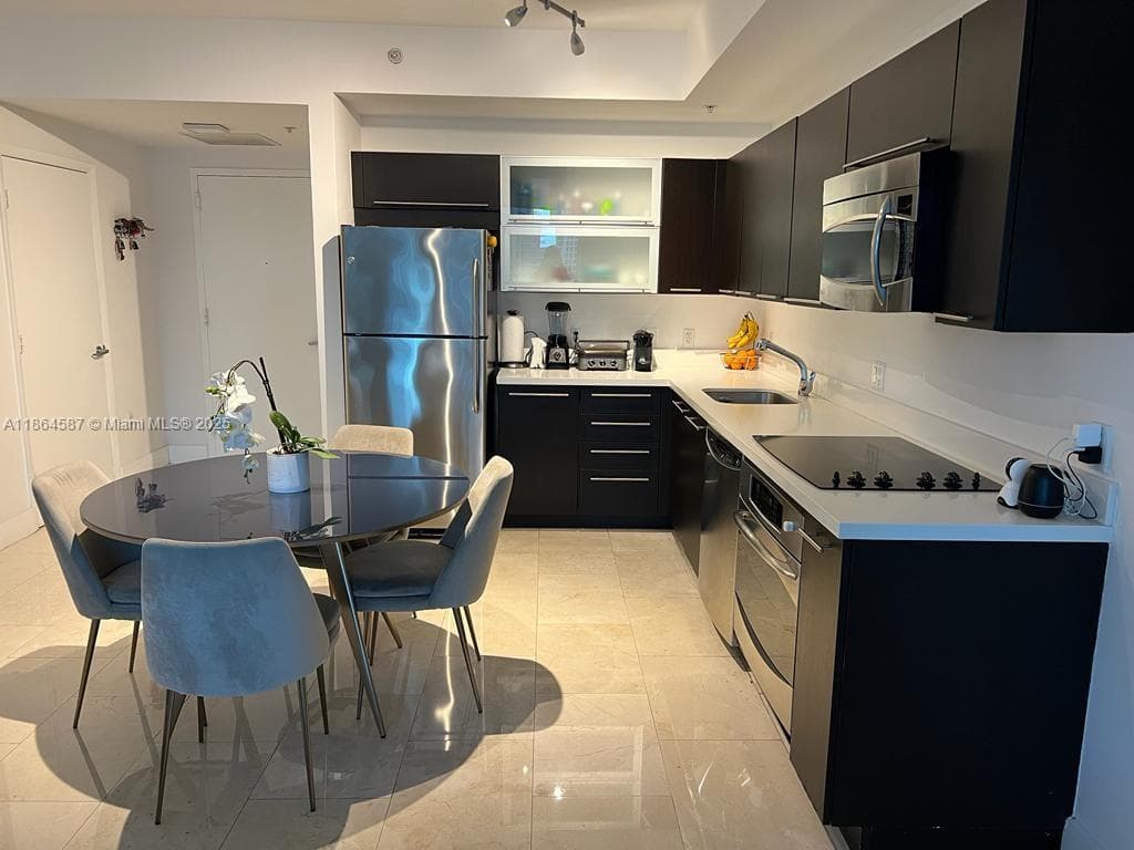 90 SW 3rd St # 2103, Miami FL 33130 — 8