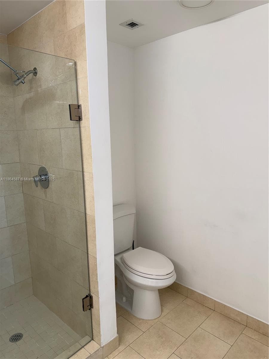 90 SW 3rd St # 2103, Miami FL 33130 — 21
