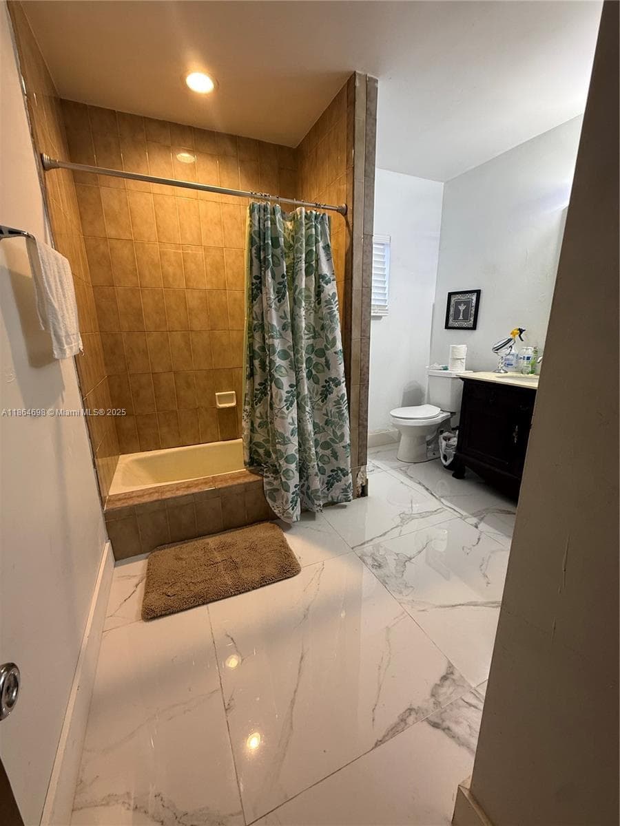 15765 SW 206th Ave, Miami FL 33187 — 54