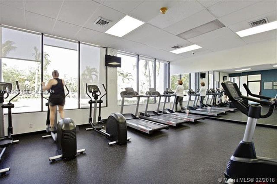 100 Bayview Dr # 1906, Sunny Isles Beach FL 33160 — 32