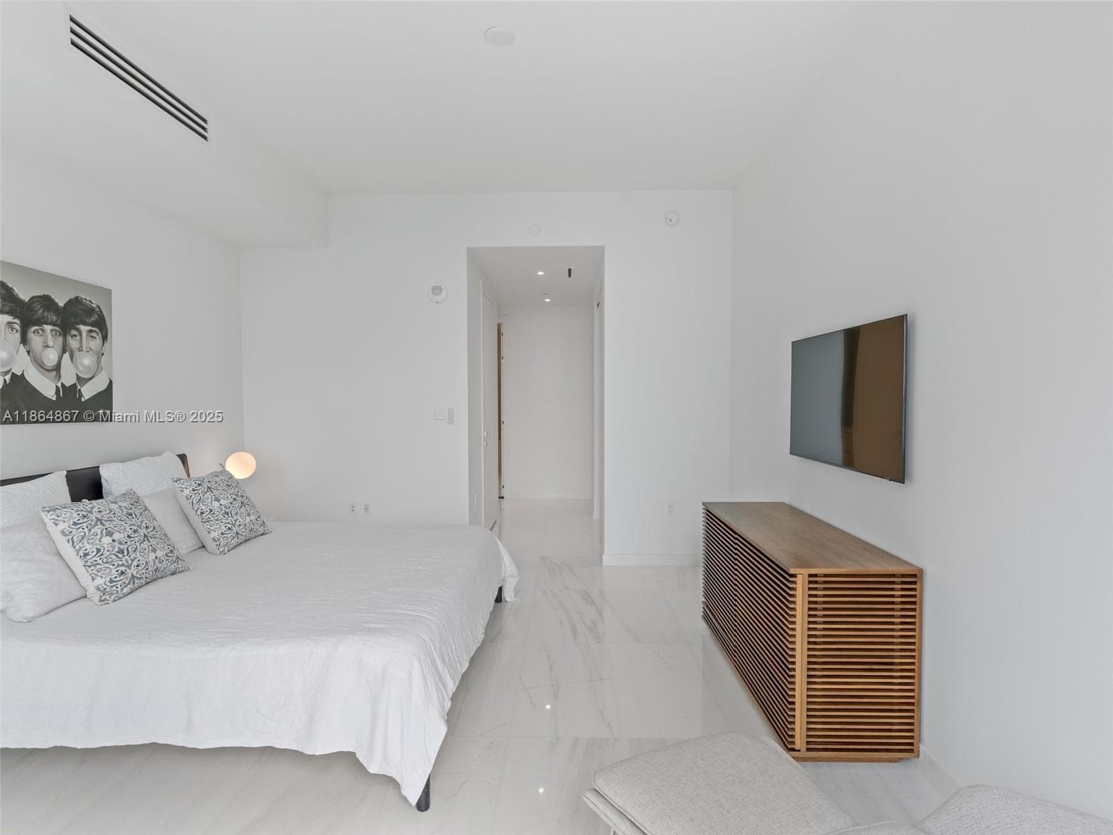 300 Biscayne Blvd Way # 2505, Miami FL 33131 — 22