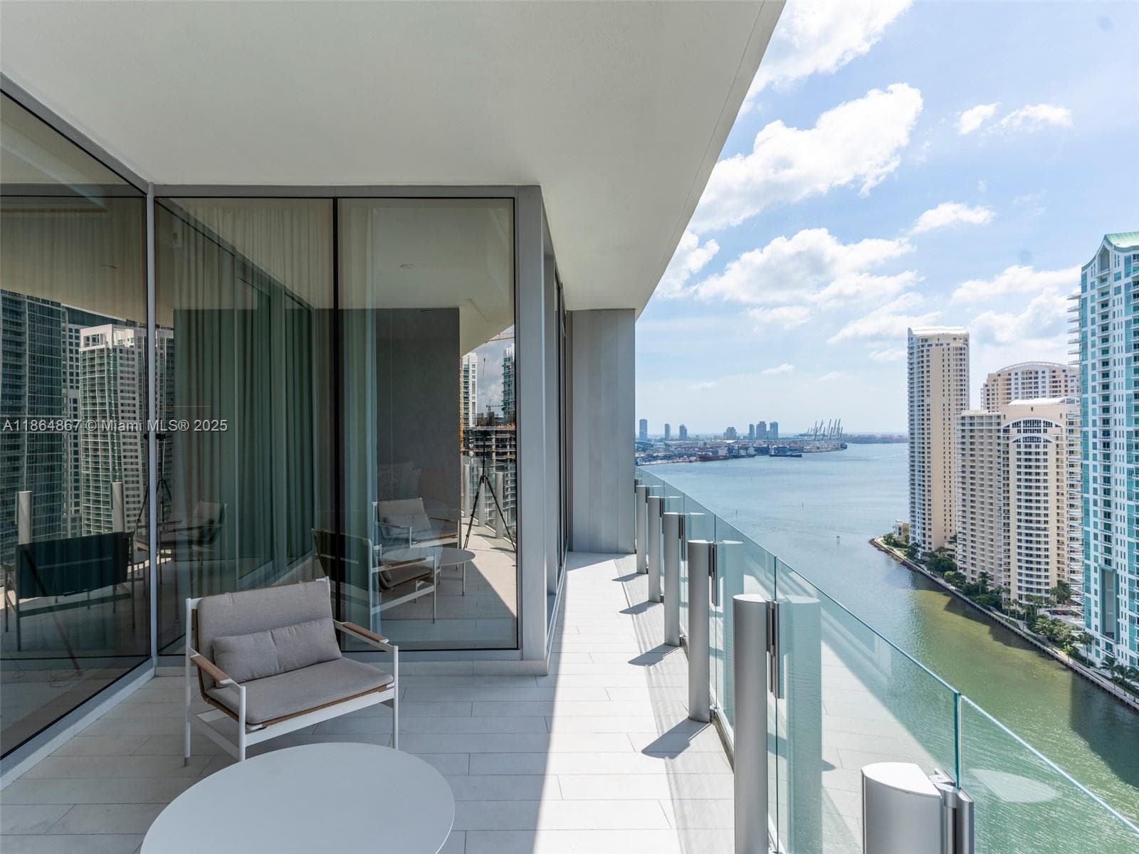 300 Biscayne Blvd Way # 2505, Miami FL 33131 — 38