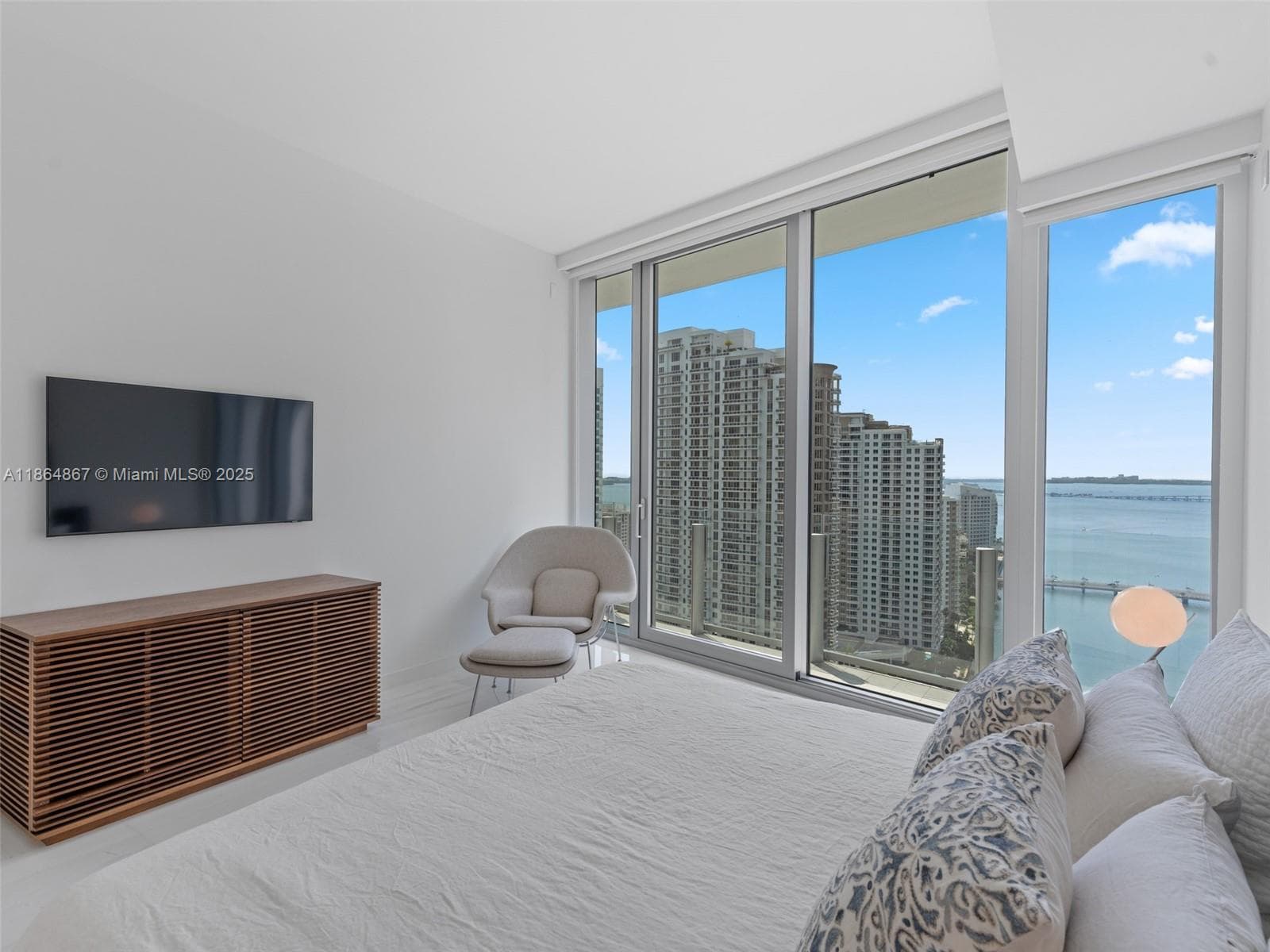 300 Biscayne Blvd Way # 2505, Miami FL 33131 — 21