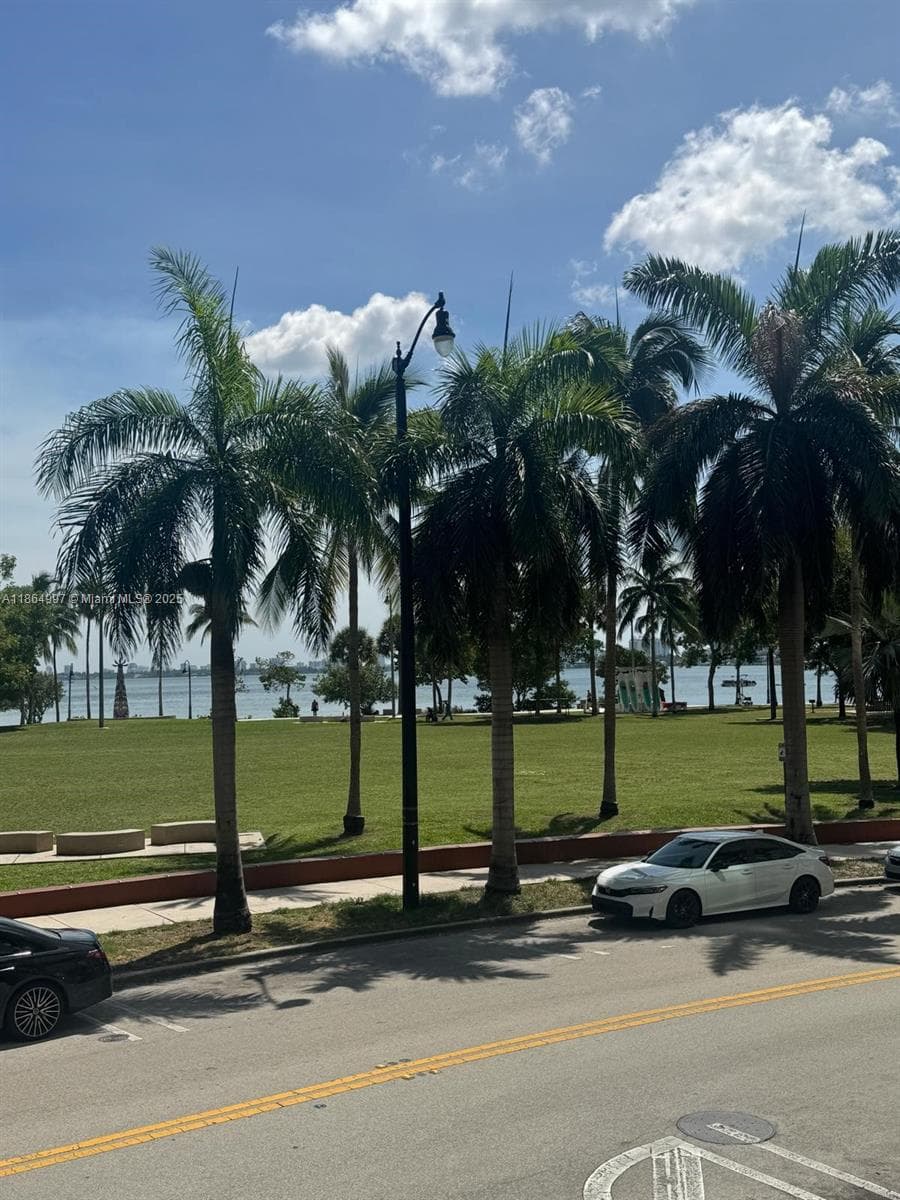 1900 N Bayshore Dr # 1A, Miami FL 33132 — 11