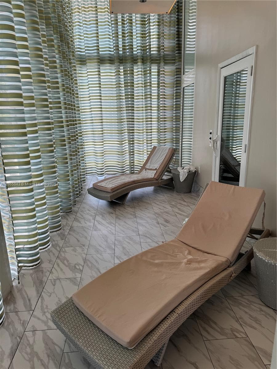 50 Biscayne Blvd # 3405, Miami FL 33132 — 24