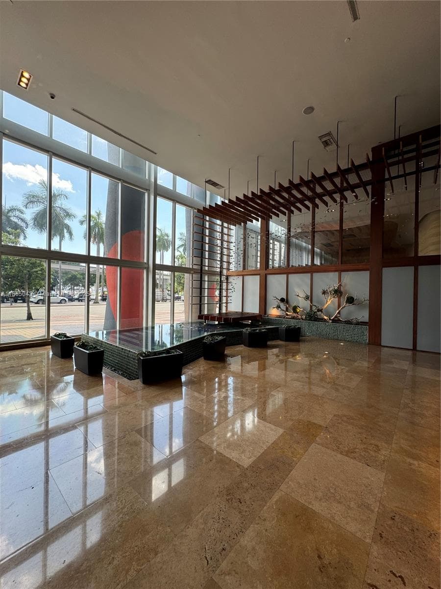 50 Biscayne Blvd # 3405, Miami FL 33132 — 38