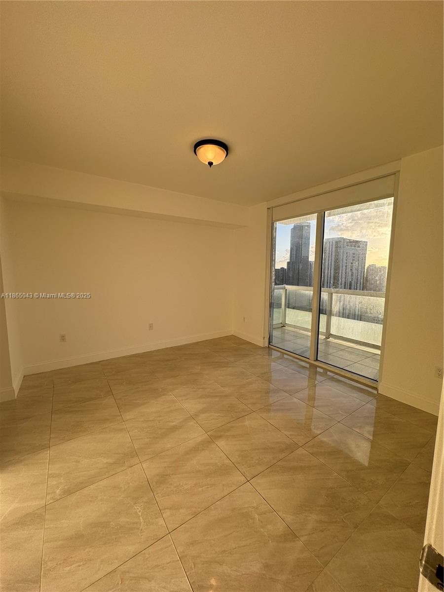 50 Biscayne Blvd # 3405, Miami FL 33132 — 14
