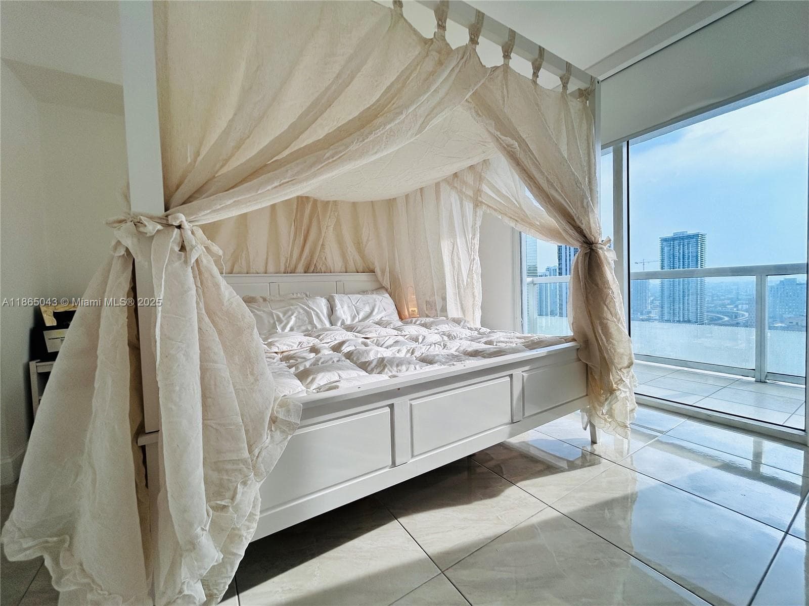 50 Biscayne Blvd # 3405, Miami FL 33132 — 18