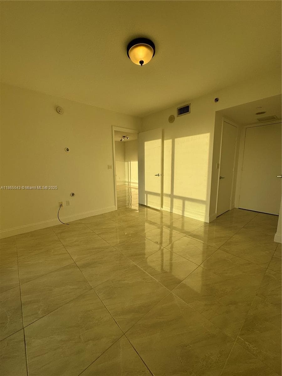 50 Biscayne Blvd # 3405, Miami FL 33132 — 15