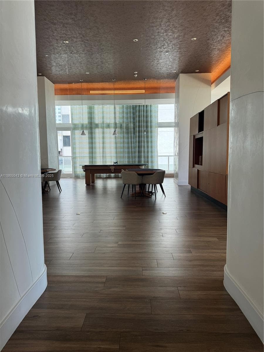 50 Biscayne Blvd # 3405, Miami FL 33132 — 31