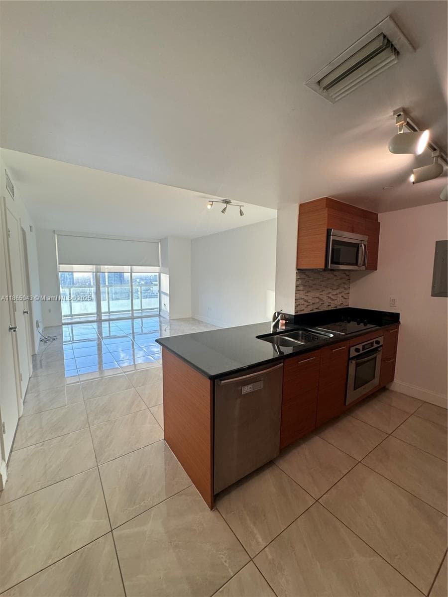 50 Biscayne Blvd # 3405, Miami FL 33132 — 4