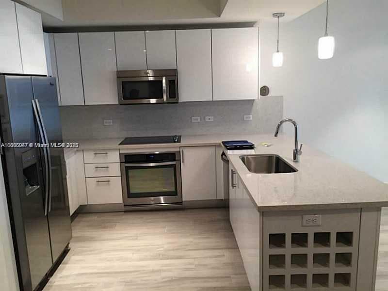 999 SW 1st Ave # 1809, Miami FL 33130 — 10