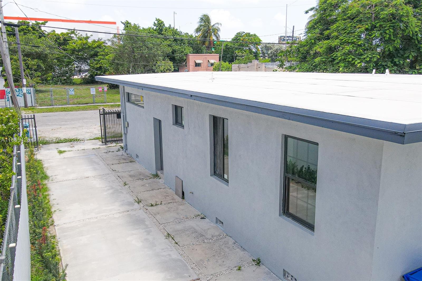 666 NW 28th St, Miami FL 33127 — 40