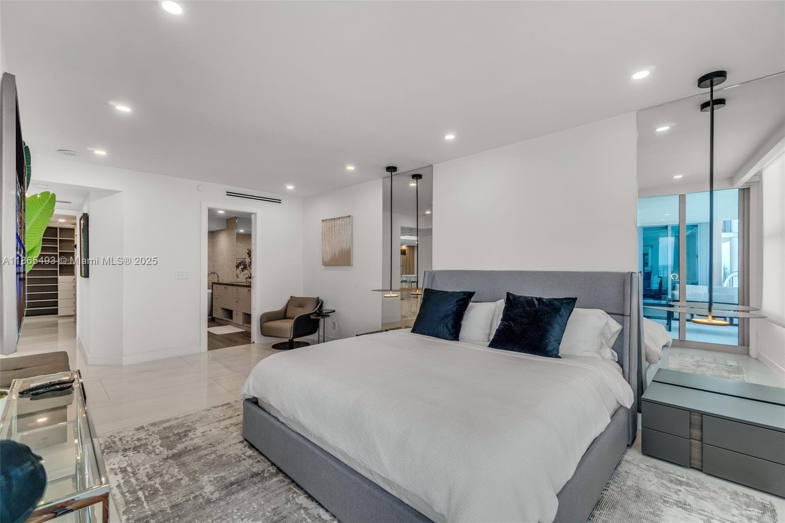 1500 Ocean Drive # 1003, Miami Beach FL 33139 — 17