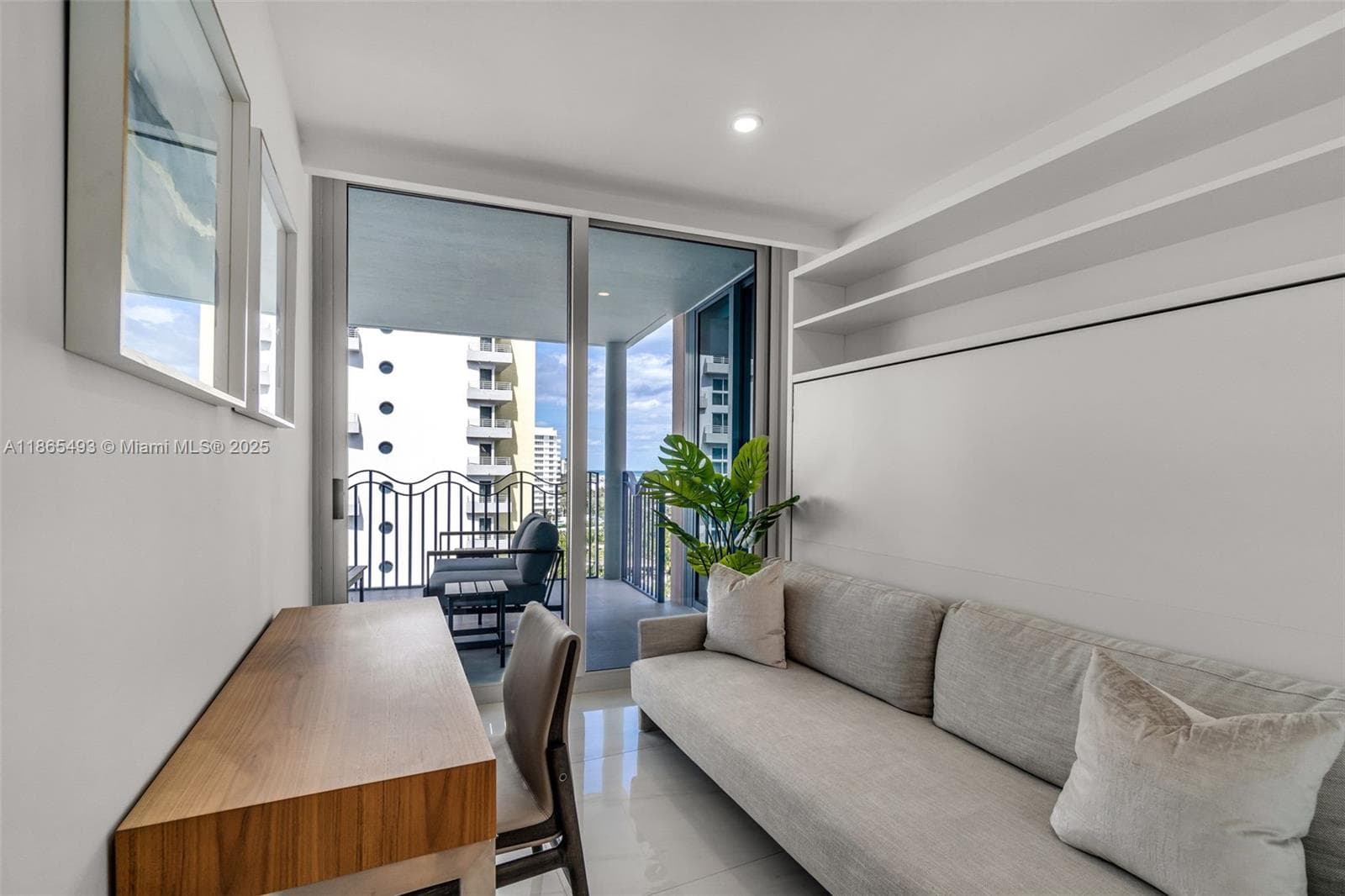 1500 Ocean Drive # 1003, Miami Beach FL 33139 — 24