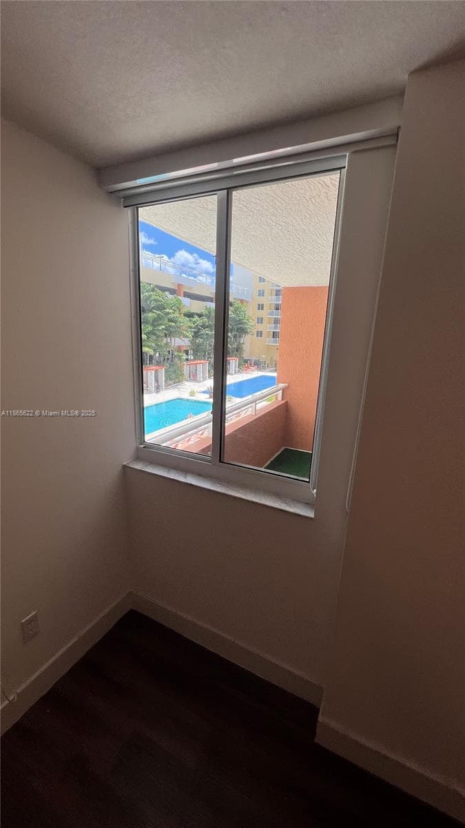 2775 NE 187th # 227, Aventura FL 33180 — 32