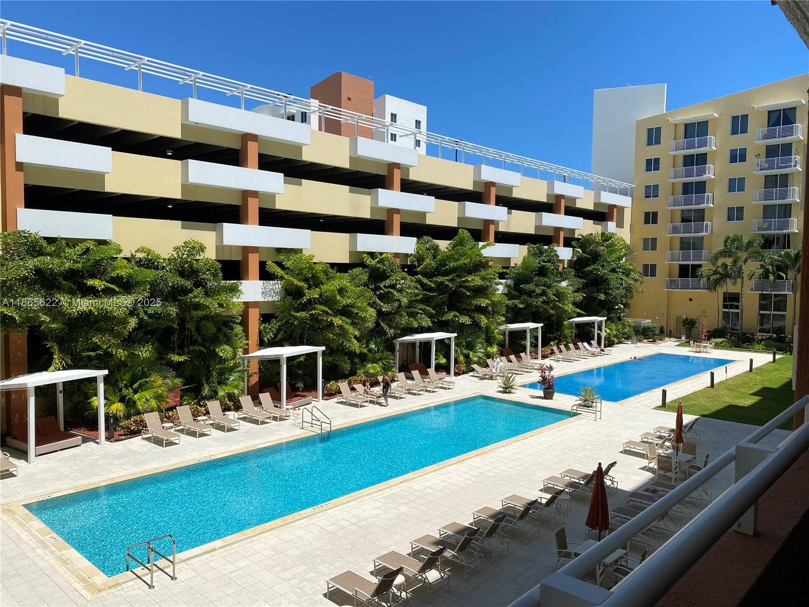 2775 NE 187th # 227, Aventura FL 33180 — 1