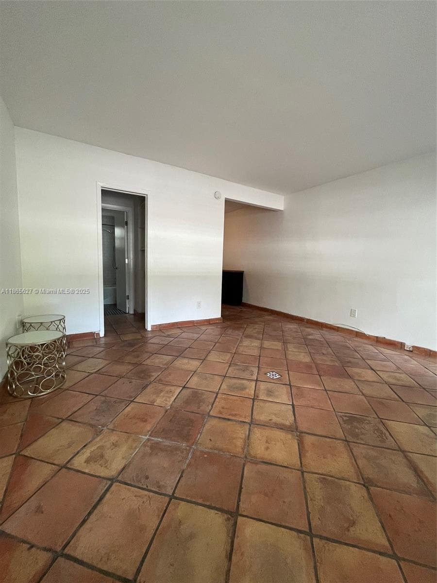 645 NE 77th St # 6, Miami FL 33138 — 7