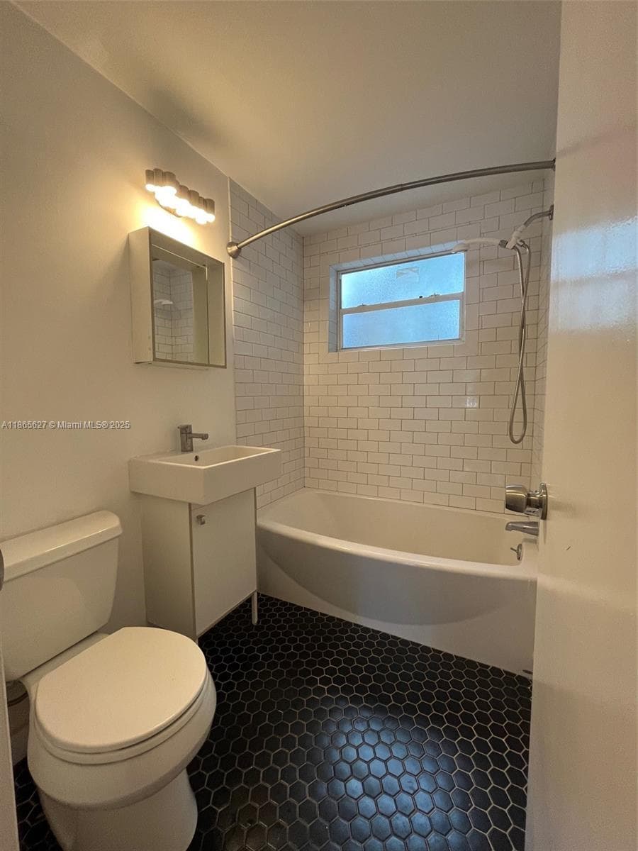 645 NE 77th St # 6, Miami FL 33138 — 5