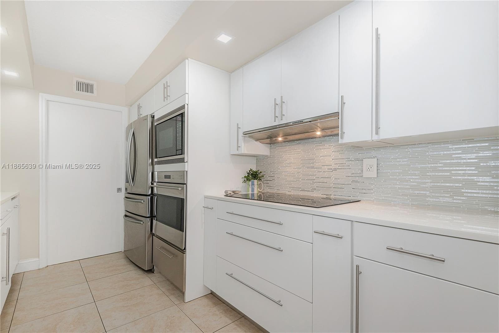 6917 Collins Ave # 511, Miami Beach FL 33141 — 8