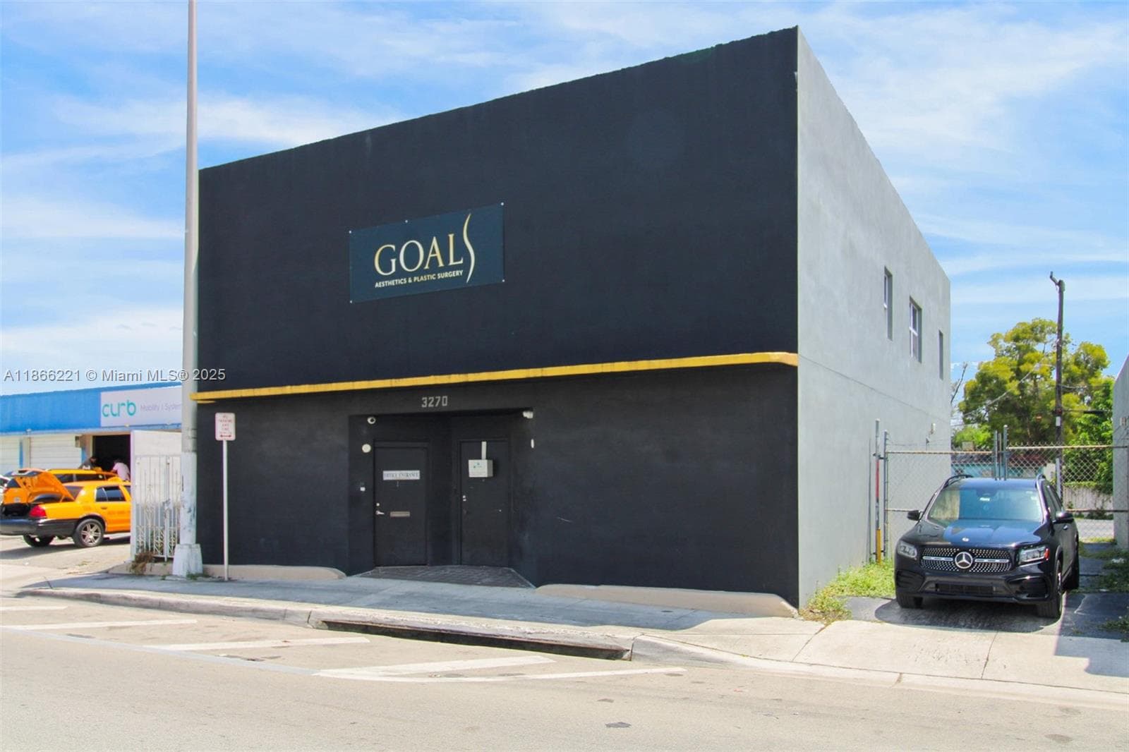 3267 NW 35th St, Miami FL 33142 — 7