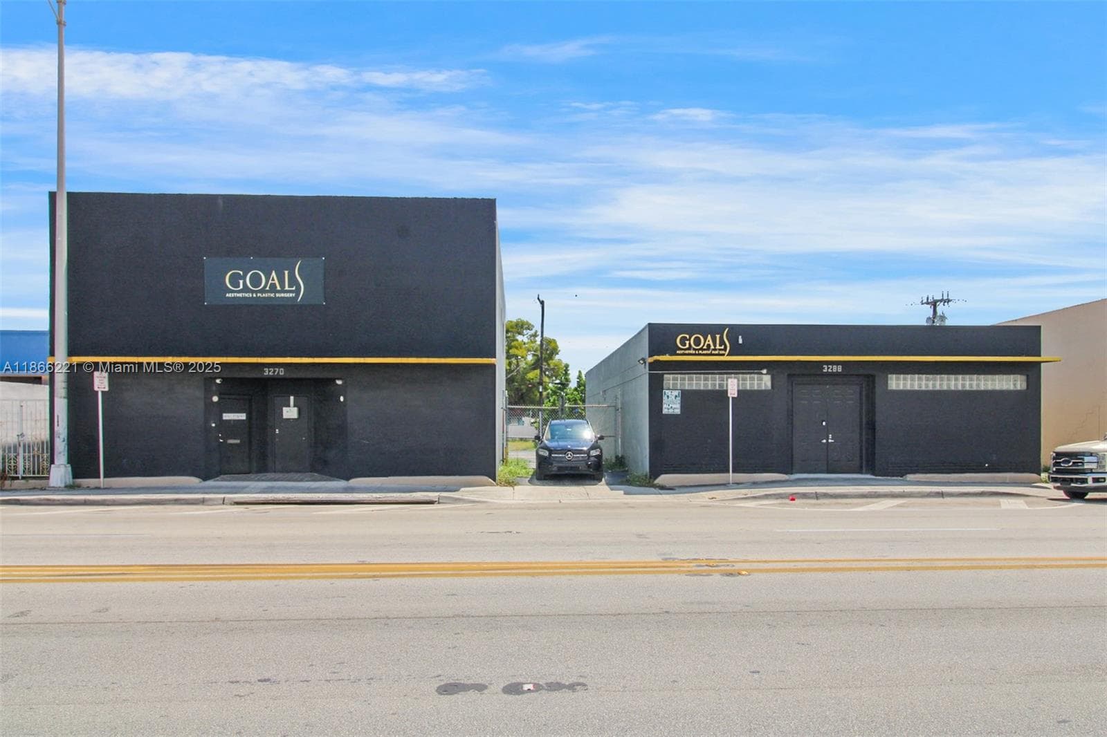 3267 NW 35th St, Miami FL 33142 — 5