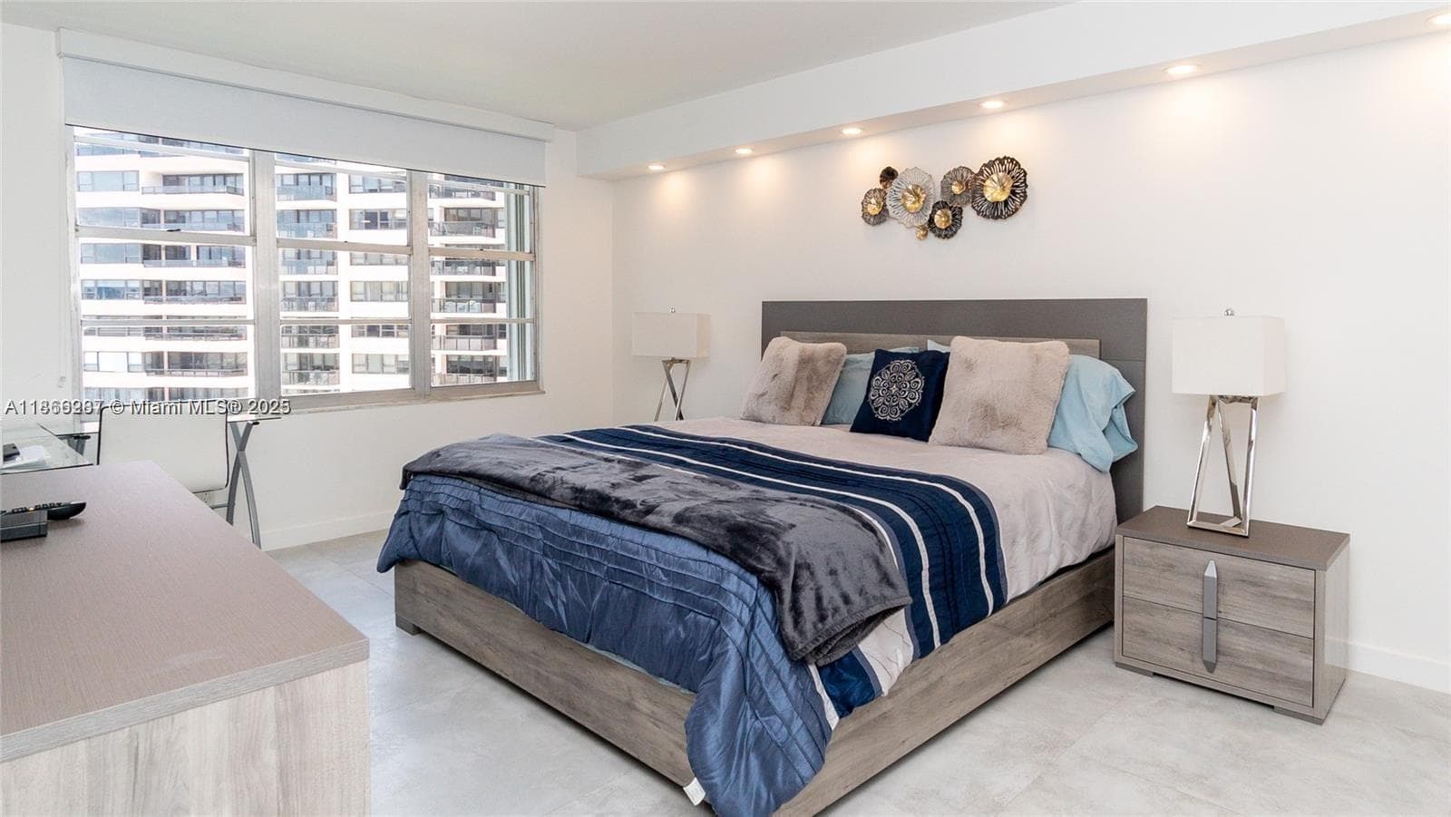 5161 Collins Ave # 811, Miami Beach FL 33140 — 7