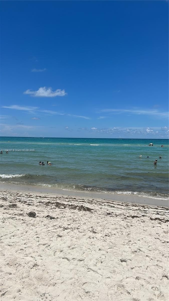 5161 Collins Ave # 811, Miami Beach FL 33140 — 28