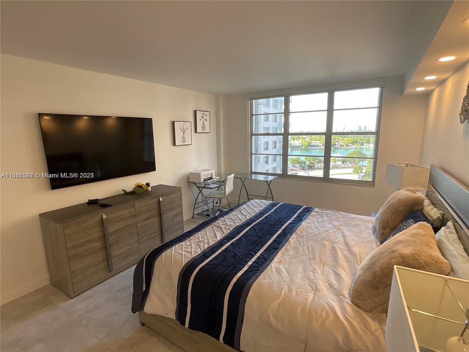 5161 Collins Ave # 811, Miami Beach FL 33140 — 8