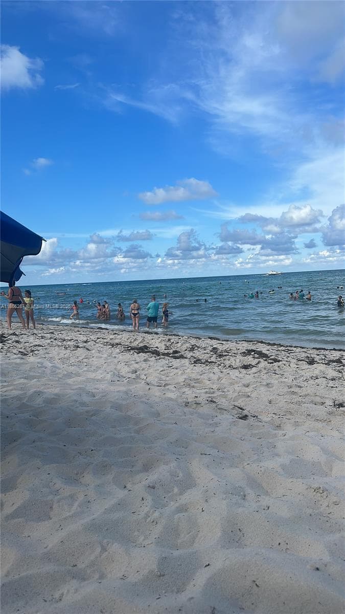 5161 Collins Ave # 811, Miami Beach FL 33140 — 25