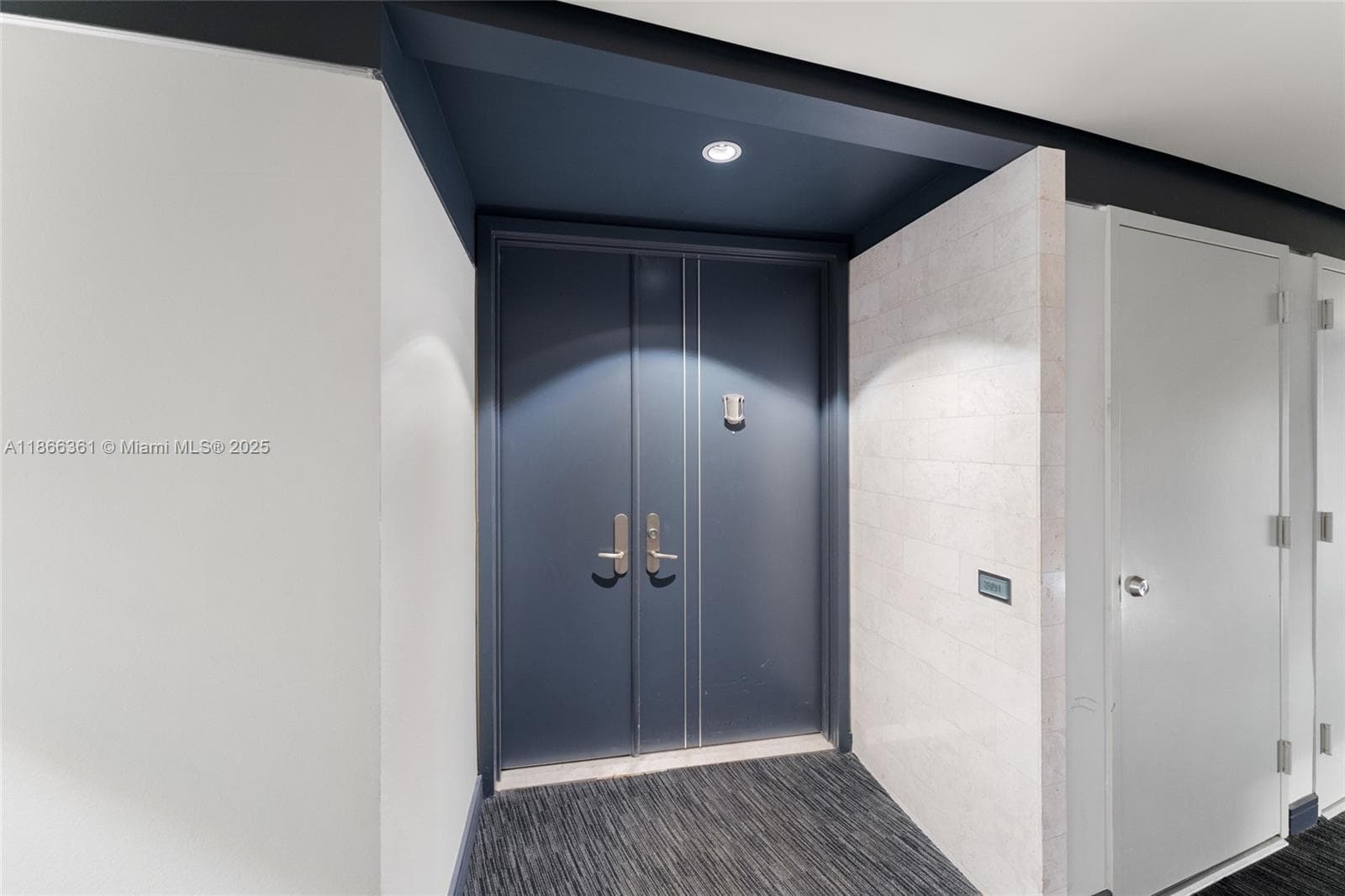 901 Brickell Key Blvd # 2801, Miami FL 33131 — 1