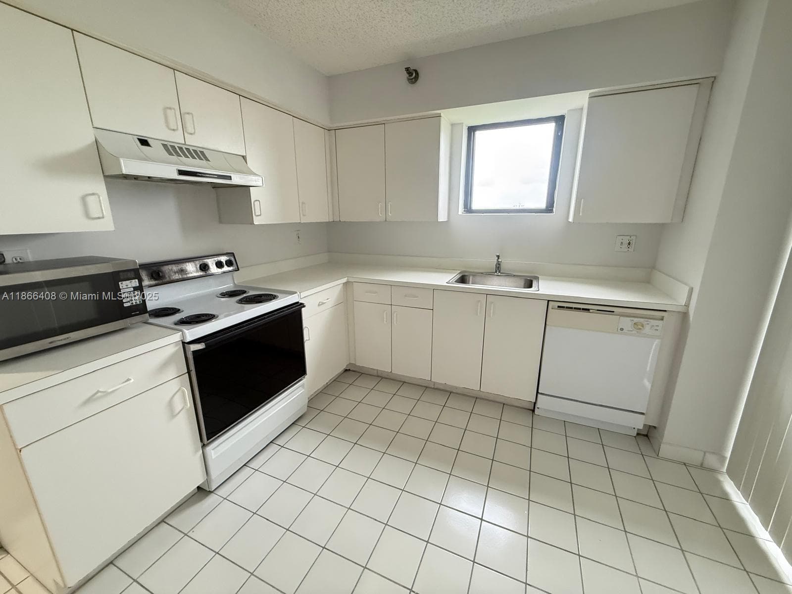 3300 NE 191st St # 1801, Aventura FL 33180 — 9