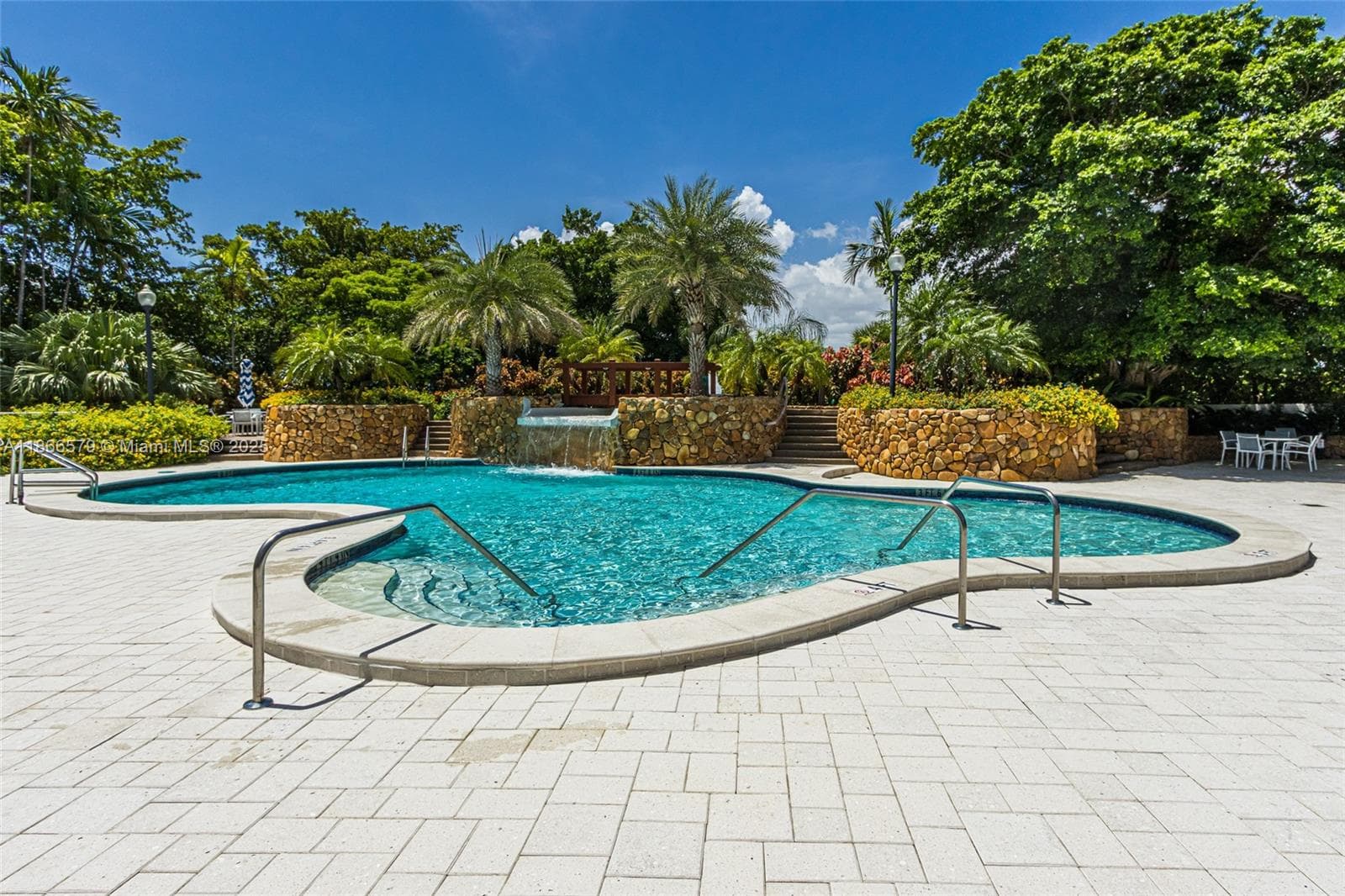 4000 Towerside Ter # 1701, Miami FL 33138 — 5