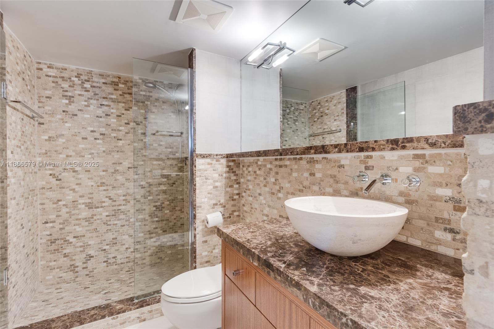4000 Towerside Ter # 1701, Miami FL 33138 — 24
