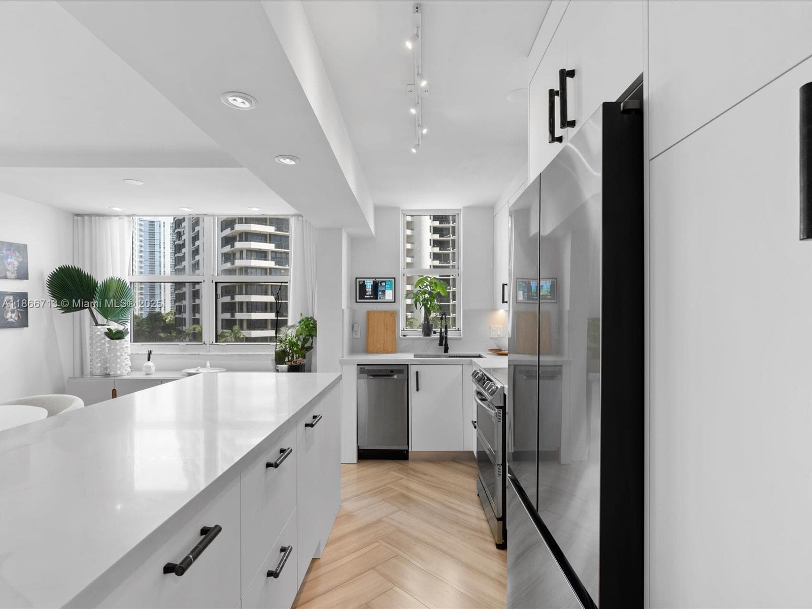 770 Claughton Island Dr # 701, Miami FL 33131 — 2