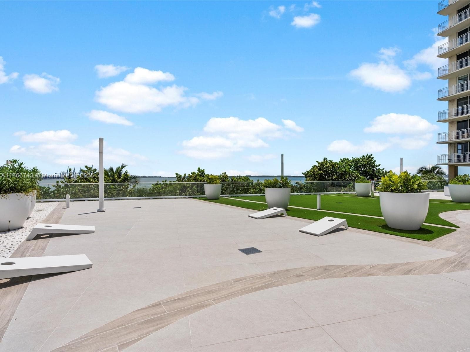 770 Claughton Island Dr # 701, Miami FL 33131 — 32