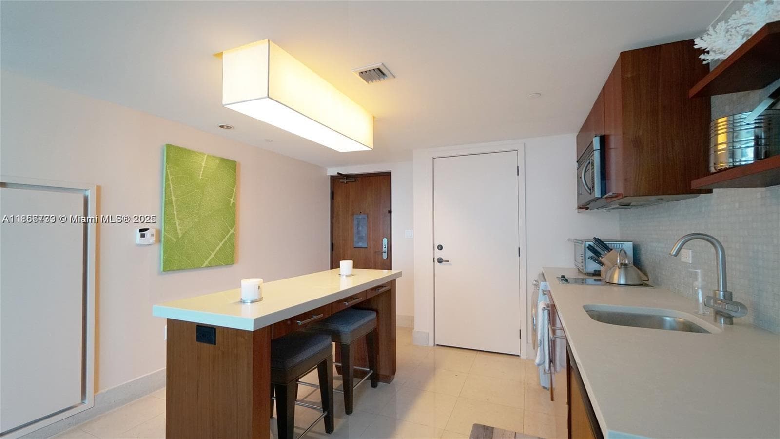 6801 Collins Ave # 710, Miami Beach FL 33141 — 7